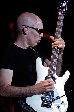 JOE SATRIANI U SAVA CENTRU - pogledajte sliku u punoj veličini